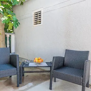 https://ema.hotelinzadar.com